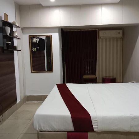 Helen One Hotel Lahore Exterior photo